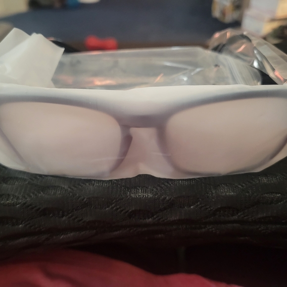 Blue light blocking glasses.NIB variety pack+bonus case,clean cloth, multitool. - Picture 6 of 6